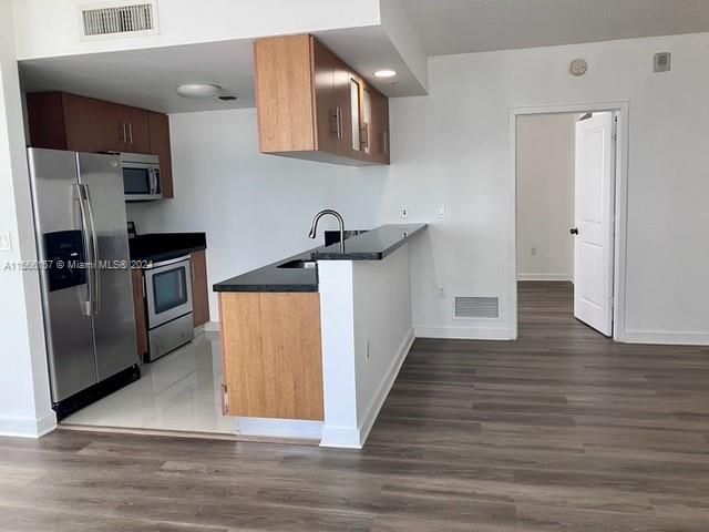 Recently Rented: $3,800 (3 beds, 2 baths, 1146 Square Feet)