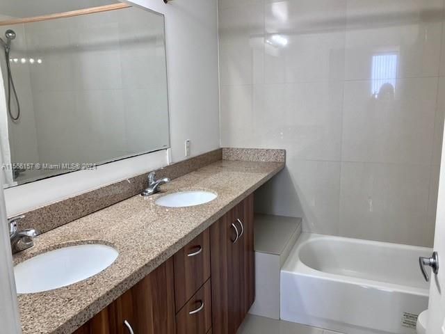 Recently Rented: $3,800 (3 beds, 2 baths, 1146 Square Feet)