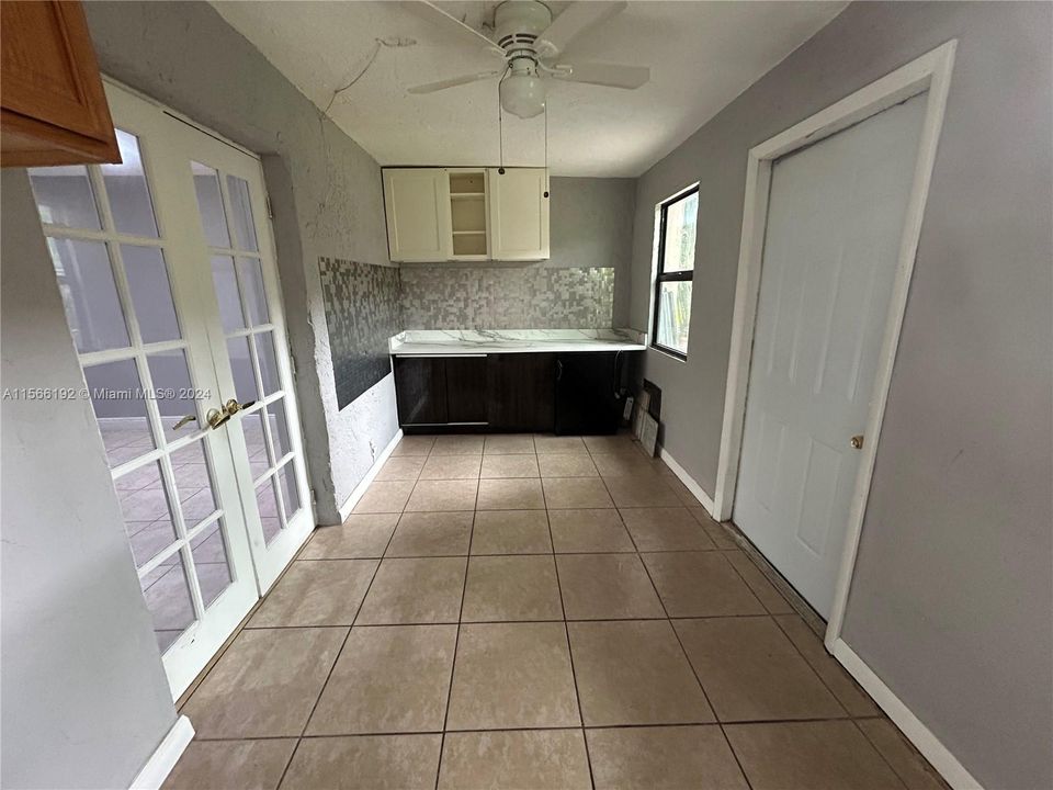 Recently Rented: $2,750 (3 beds, 2 baths, 1800 Square Feet)