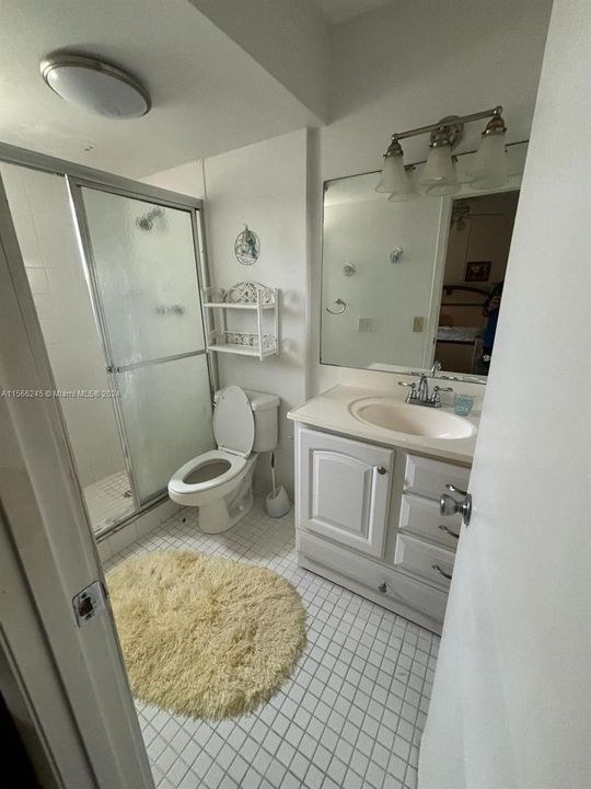 出租: $1,300 (2 贝兹, 2 浴室, 872 平方英尺)