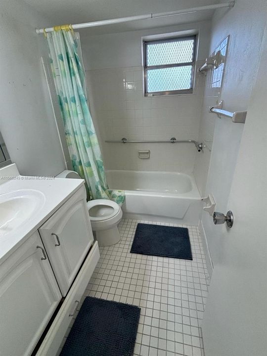 For Rent: $1,300 (2 beds, 2 baths, 872 Square Feet)
