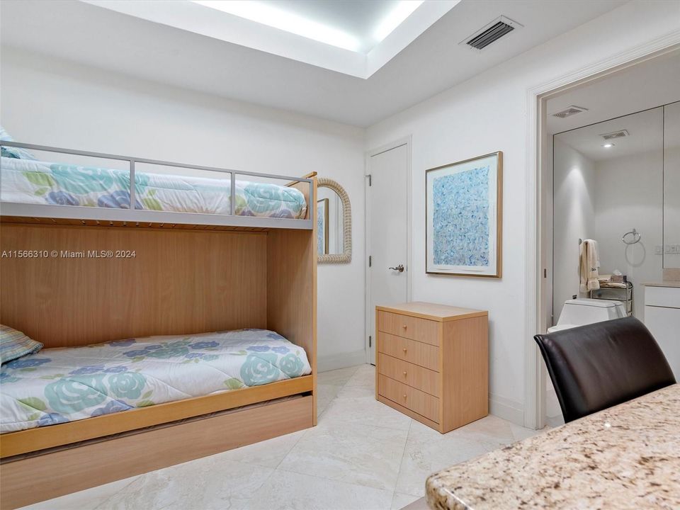 En Venta: $5,250,000 (2 camas, 2 baños, 2690 Pies cuadrados)