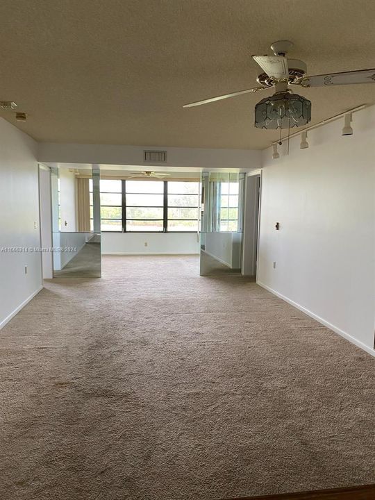 Active With Contract: $235,400 (2 beds, 2 baths, 1437 Square Feet)