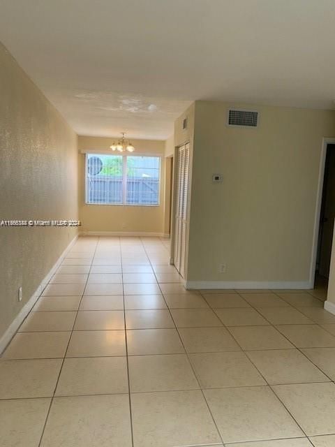 Active With Contract: $189,900 (2 beds, 1 baths, 938 Square Feet)