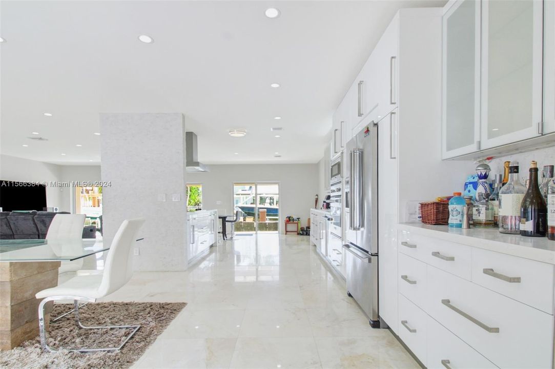 Active With Contract: $2,600,000 (4 beds, 3 baths, 2610 Square Feet)