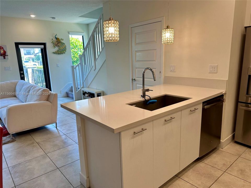 Recently Rented: $4,950 (4 beds, 2 baths, 2266 Square Feet)