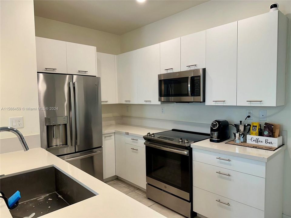 Recently Rented: $4,950 (4 beds, 2 baths, 2266 Square Feet)