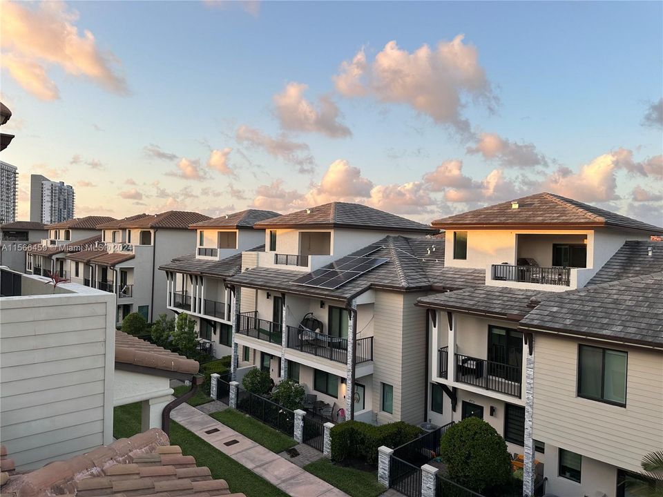 Recently Rented: $4,950 (4 beds, 2 baths, 2266 Square Feet)