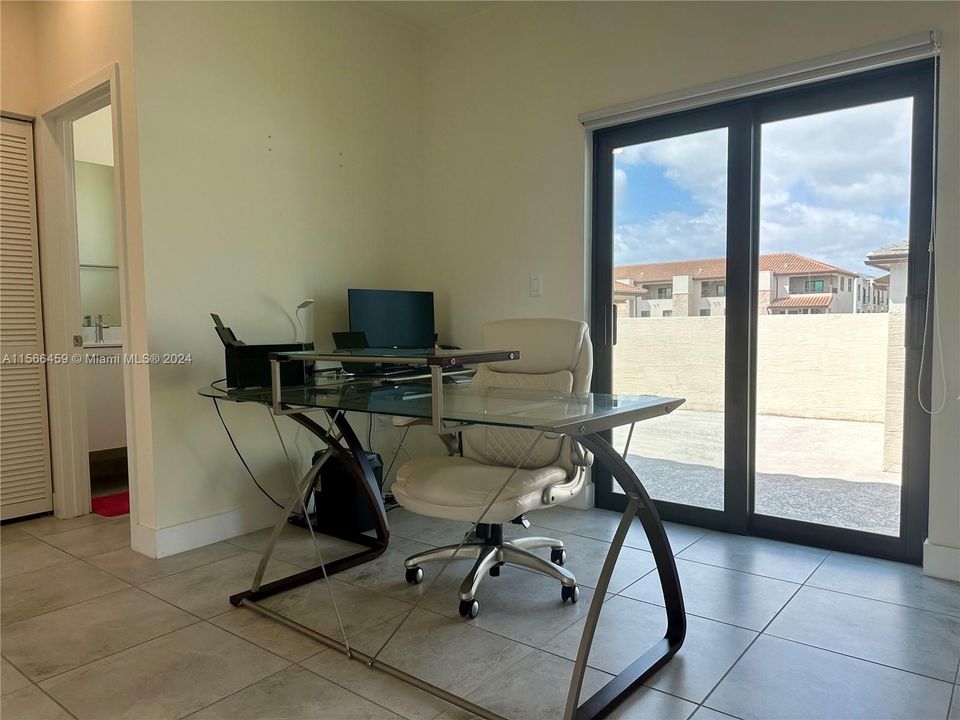 Recently Rented: $4,950 (4 beds, 2 baths, 2266 Square Feet)