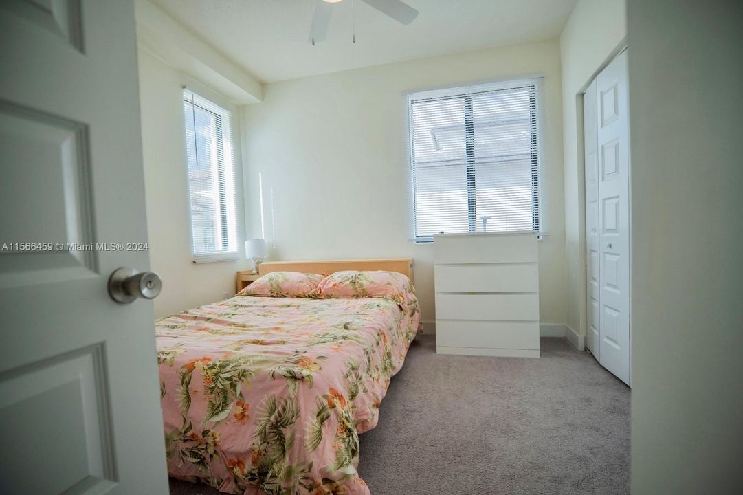 Recently Rented: $4,950 (4 beds, 2 baths, 2266 Square Feet)