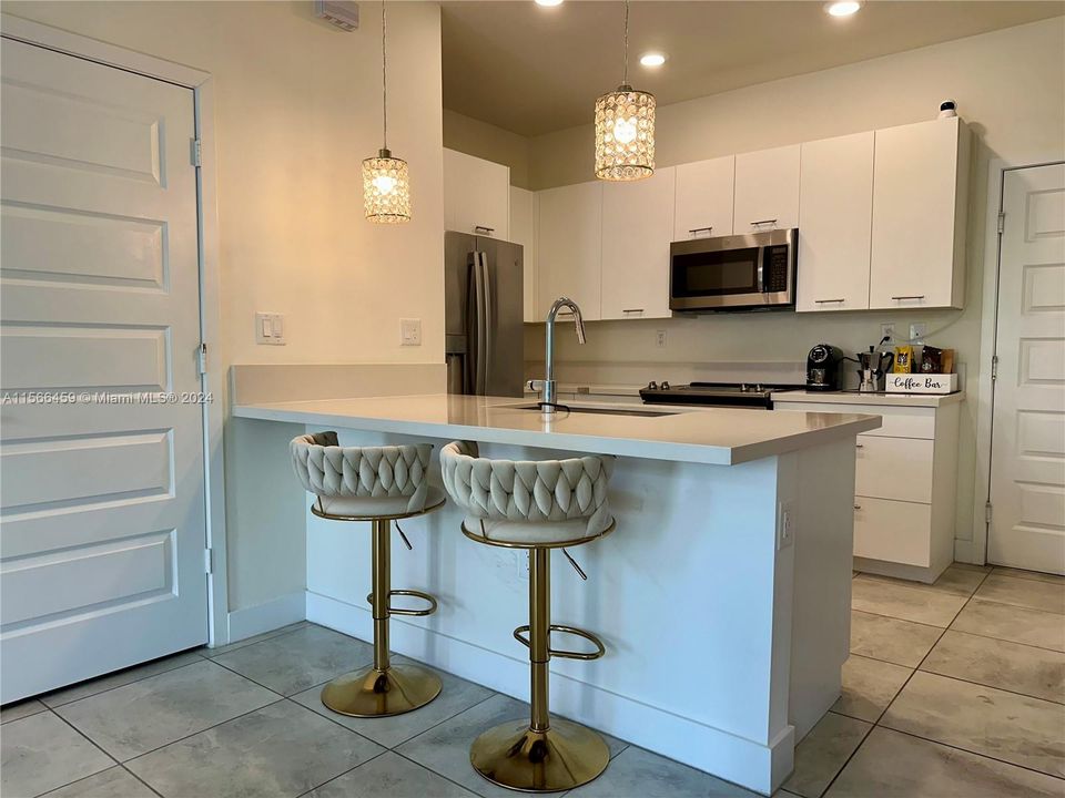 Recently Rented: $4,950 (4 beds, 2 baths, 2266 Square Feet)