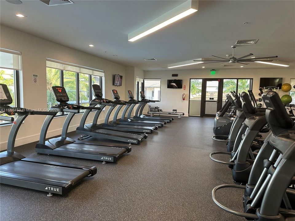 Recently Rented: $4,950 (4 beds, 2 baths, 2266 Square Feet)