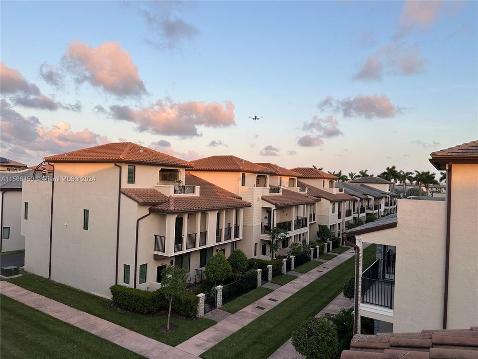 Recently Rented: $4,950 (4 beds, 2 baths, 2266 Square Feet)