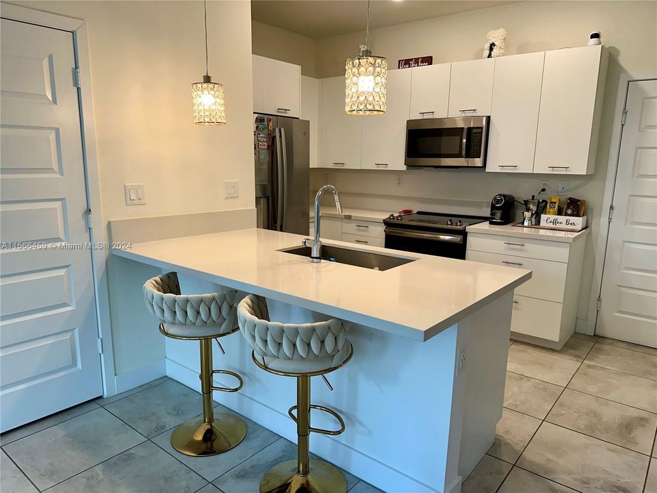 Recently Rented: $4,950 (4 beds, 2 baths, 2266 Square Feet)