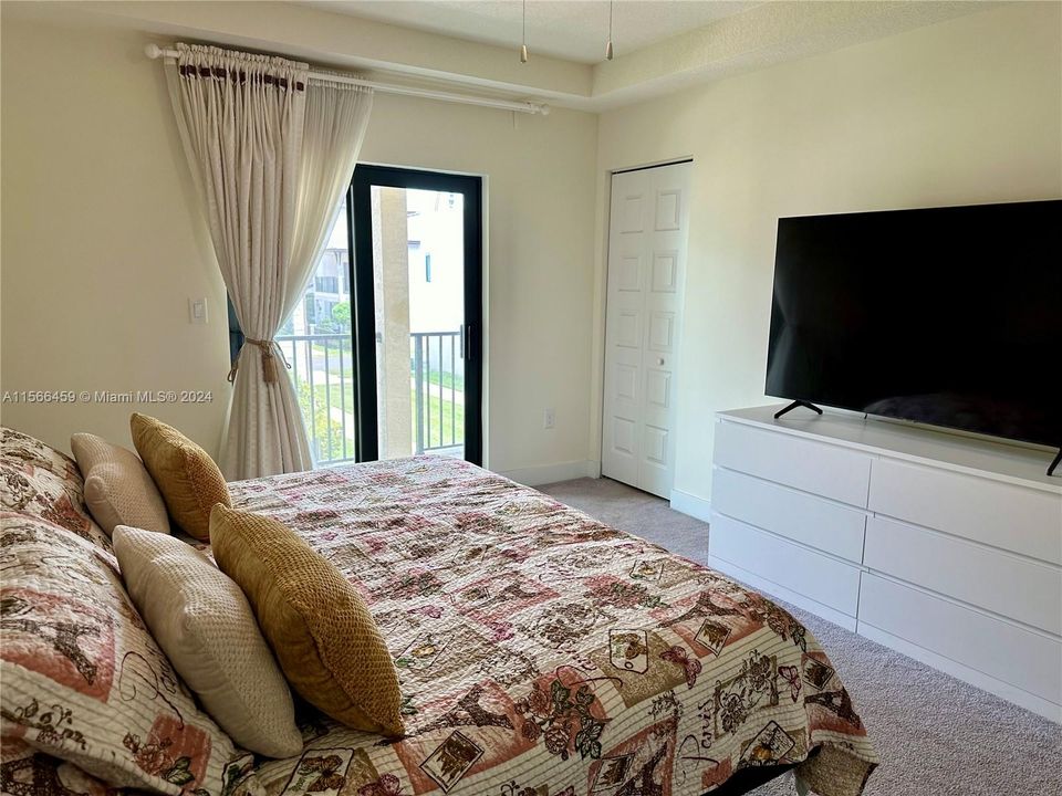 Recently Rented: $4,950 (4 beds, 2 baths, 2266 Square Feet)