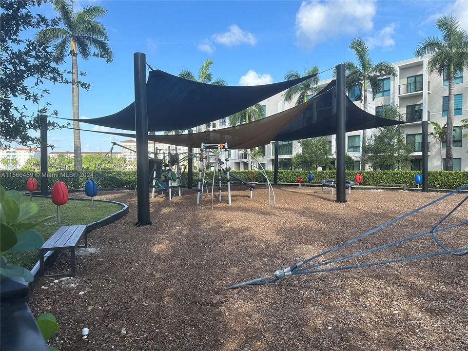 Recently Rented: $4,950 (4 beds, 2 baths, 2266 Square Feet)