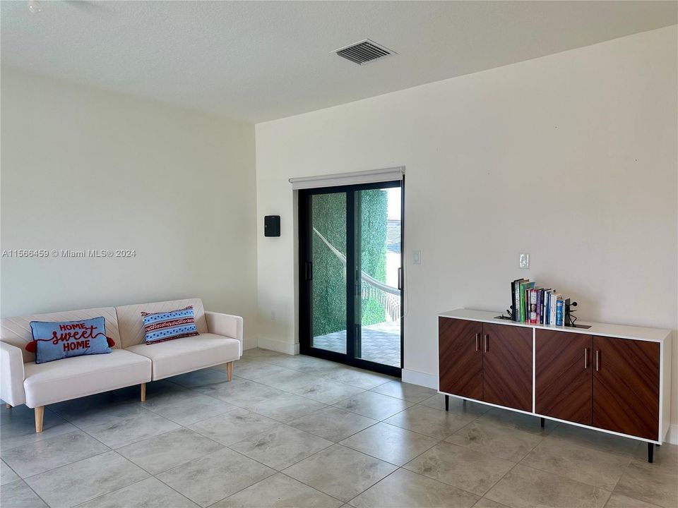 Recently Rented: $4,950 (4 beds, 2 baths, 2266 Square Feet)