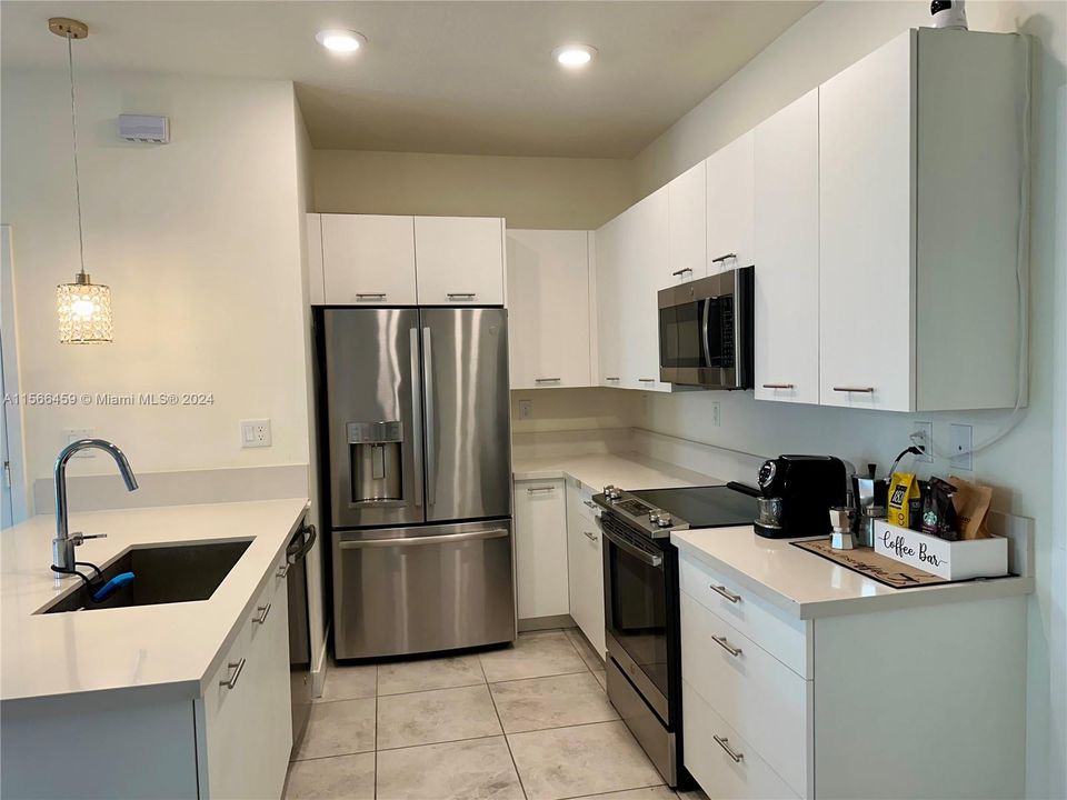 Recently Rented: $4,950 (4 beds, 2 baths, 2266 Square Feet)