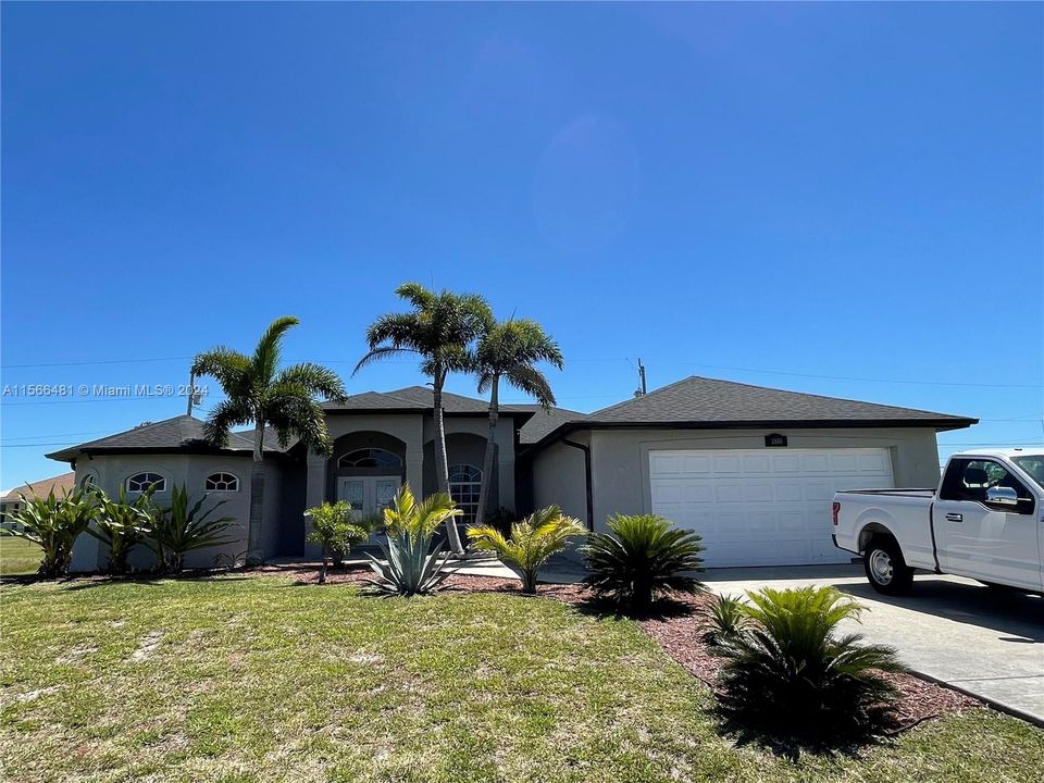 For Sale: $495,000 (4 beds, 2 baths, 2298 Square Feet)