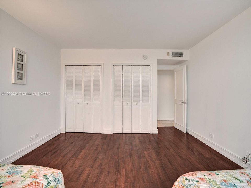 For Rent: $4,200 (2 beds, 3 baths, 1950 Square Feet)