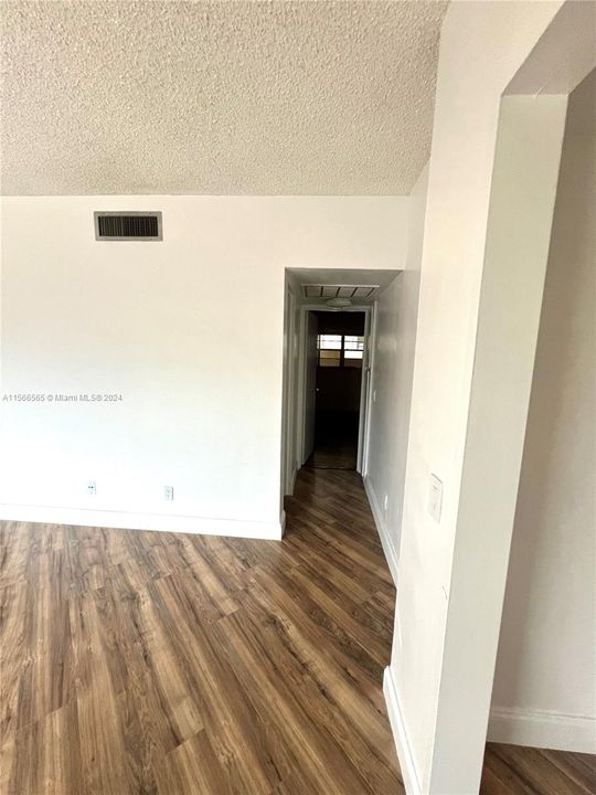 Recently Rented: $1,750 (1 beds, 1 baths, 812 Square Feet)