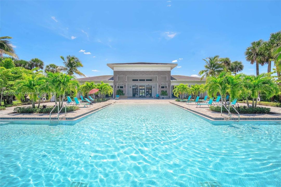 Recently Sold: $715,000 (4 beds, 3 baths, 2583 Square Feet)