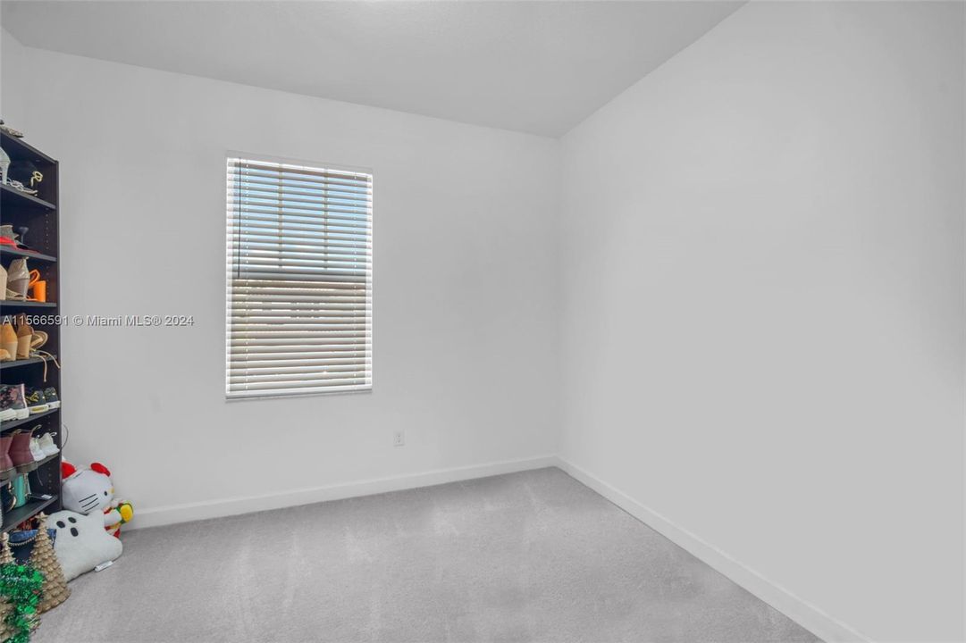 Recently Sold: $715,000 (4 beds, 3 baths, 2583 Square Feet)