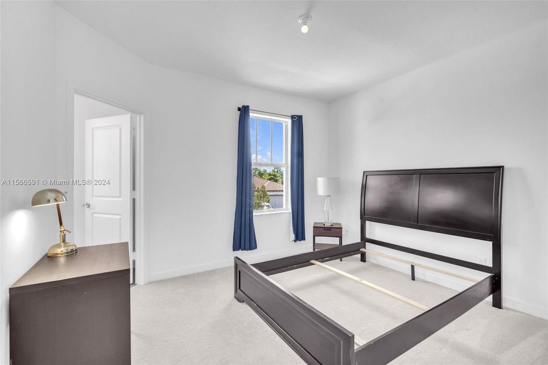 Recently Sold: $715,000 (4 beds, 3 baths, 2583 Square Feet)