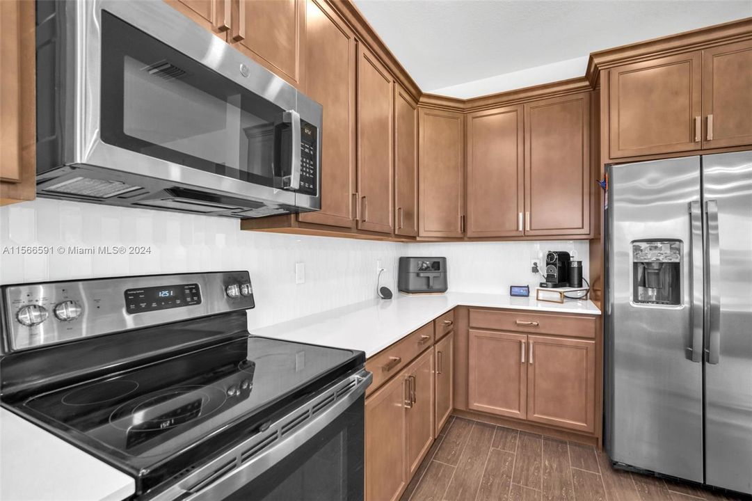 Recently Sold: $715,000 (4 beds, 3 baths, 2583 Square Feet)