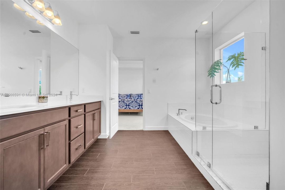 Recently Sold: $715,000 (4 beds, 3 baths, 2583 Square Feet)