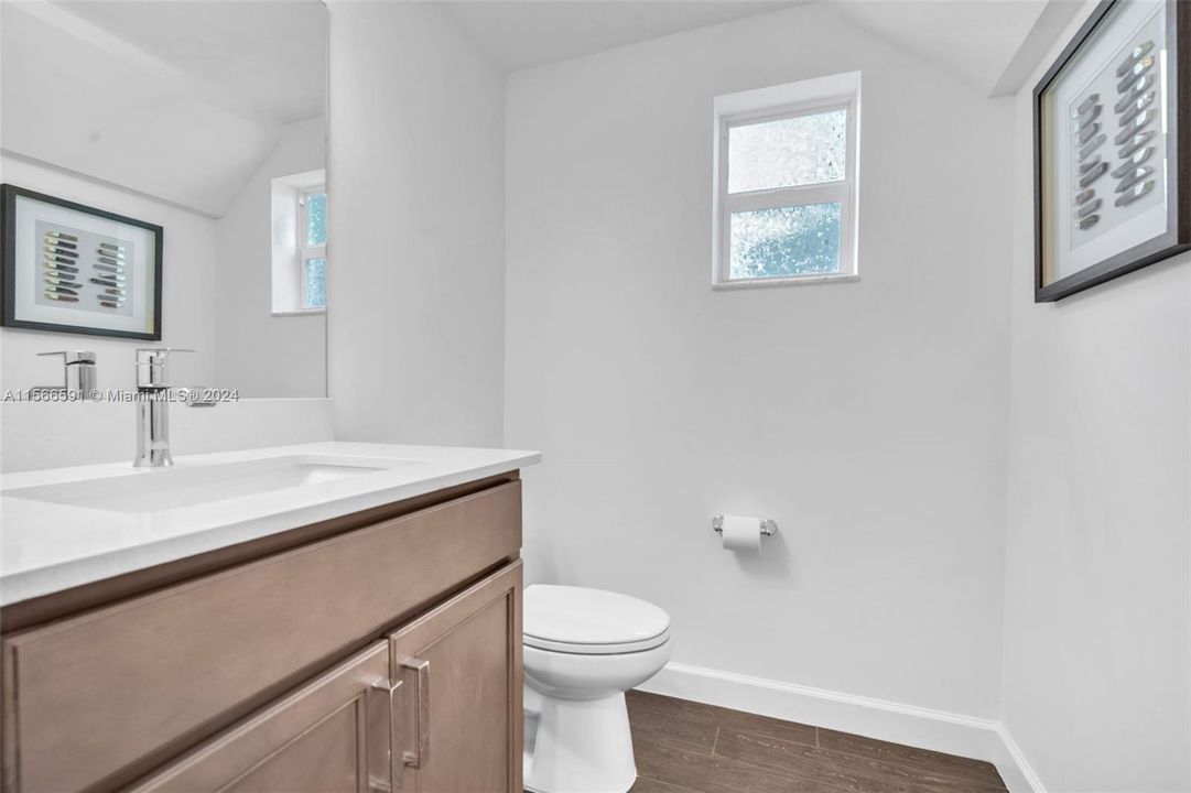 Recently Sold: $715,000 (4 beds, 3 baths, 2583 Square Feet)