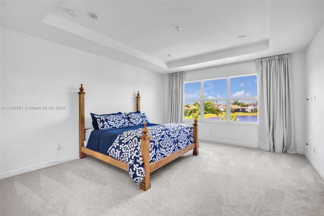 Recently Sold: $715,000 (4 beds, 3 baths, 2583 Square Feet)