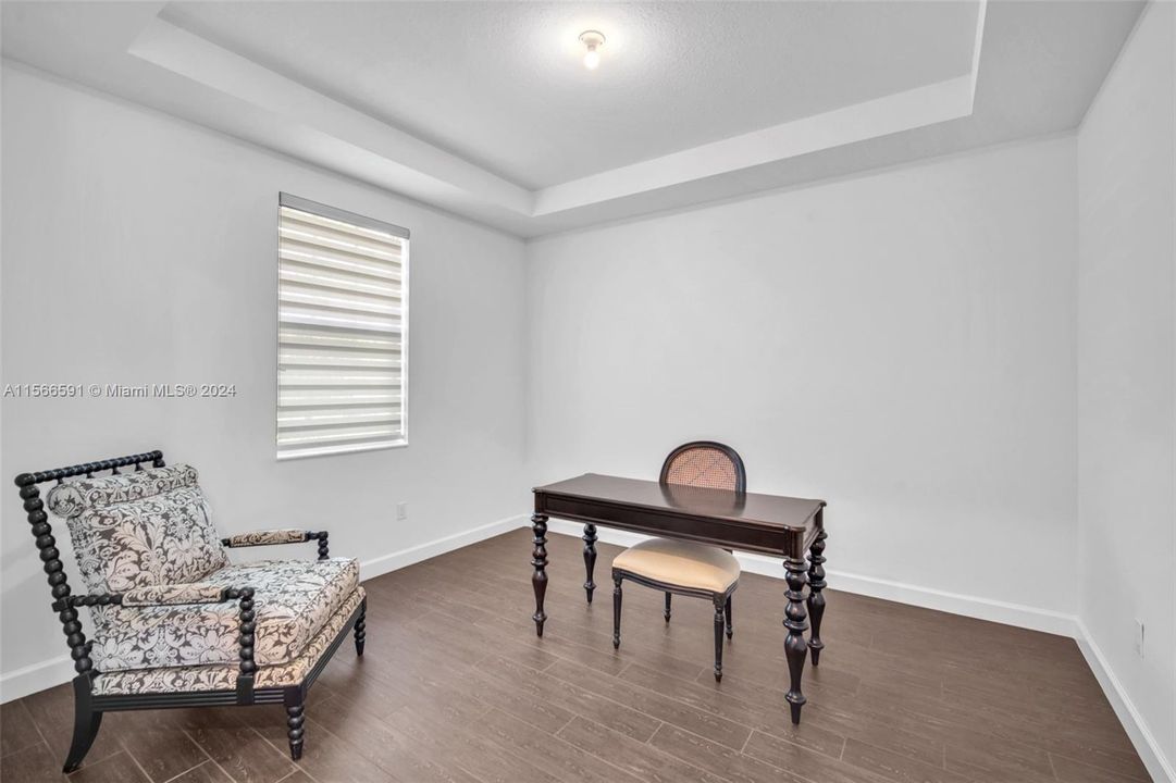 Recently Sold: $715,000 (4 beds, 3 baths, 2583 Square Feet)