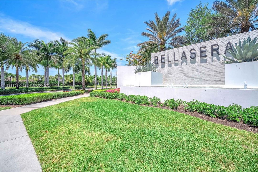 Recently Sold: $715,000 (4 beds, 3 baths, 2583 Square Feet)