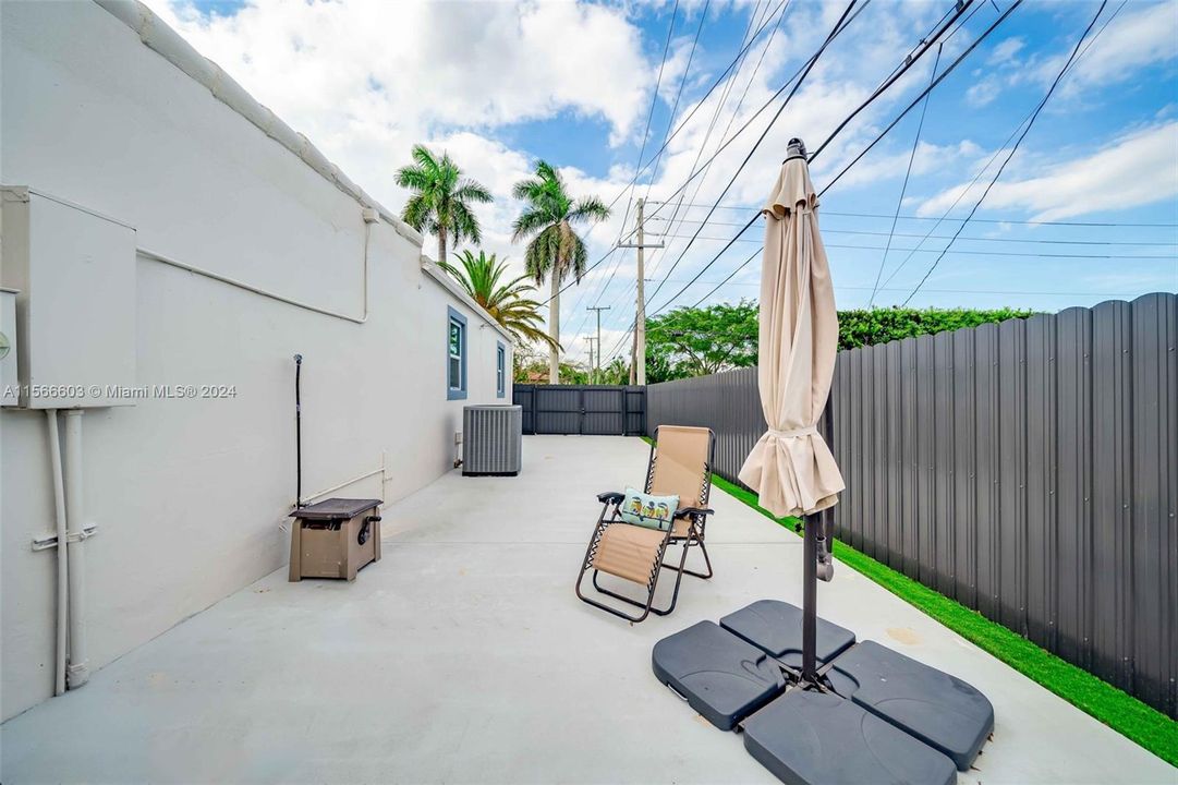 Recently Sold: $799,000 (3 beds, 2 baths, 1015 Square Feet)