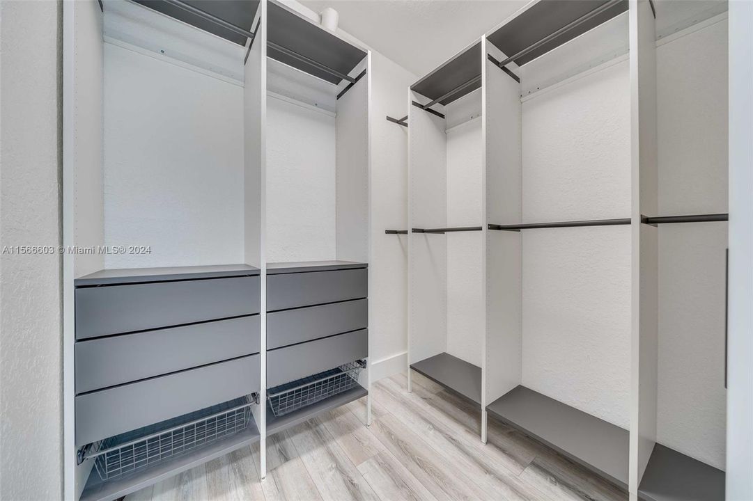 Recently Sold: $799,000 (3 beds, 2 baths, 1015 Square Feet)