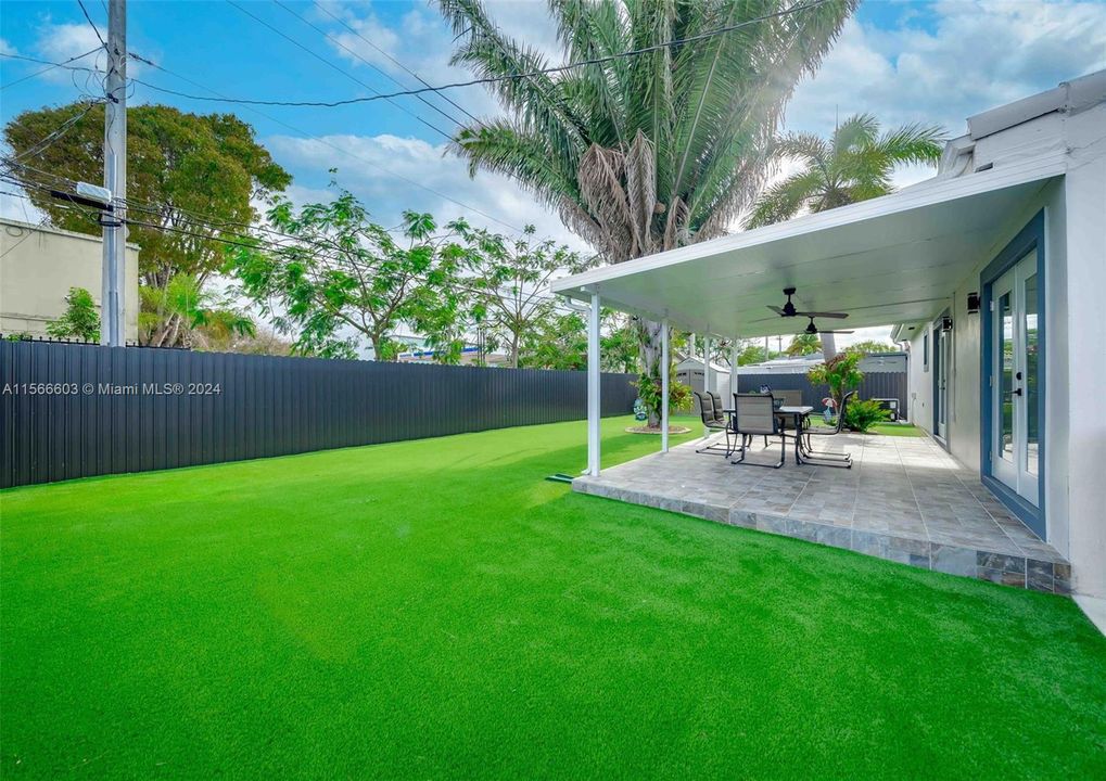 Recently Sold: $799,000 (3 beds, 2 baths, 1015 Square Feet)