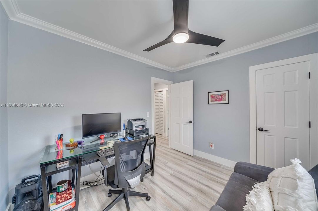 Recently Sold: $799,000 (3 beds, 2 baths, 1015 Square Feet)