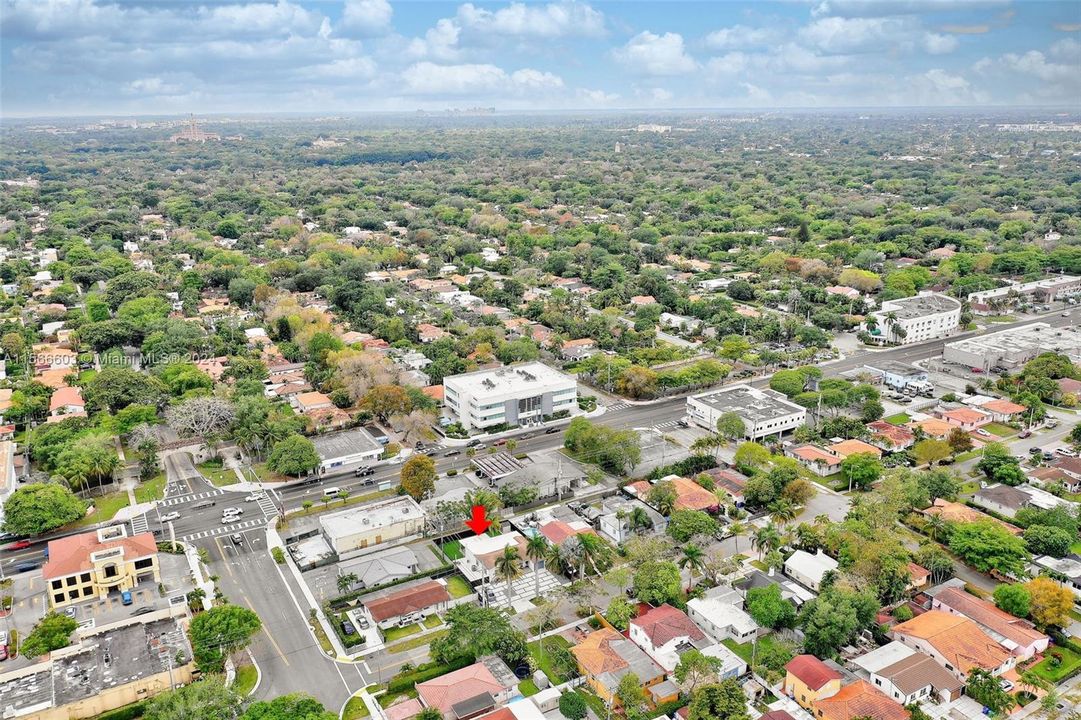 Recently Sold: $799,000 (3 beds, 2 baths, 1015 Square Feet)