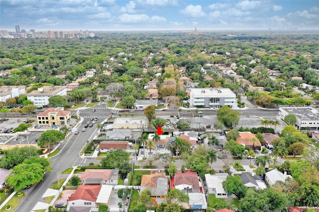 Recently Sold: $799,000 (3 beds, 2 baths, 1015 Square Feet)