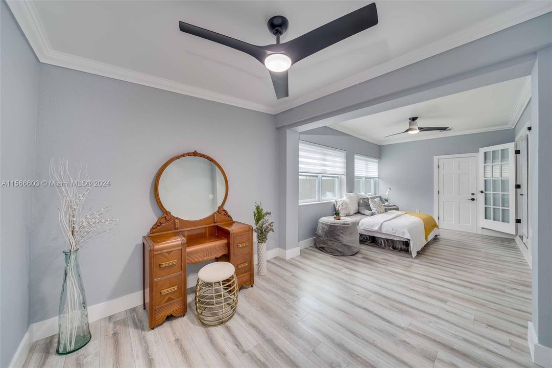 Recently Sold: $799,000 (3 beds, 2 baths, 1015 Square Feet)