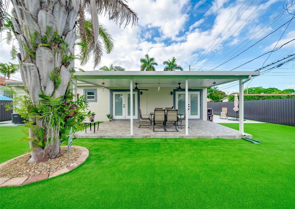 Recently Sold: $799,000 (3 beds, 2 baths, 1015 Square Feet)