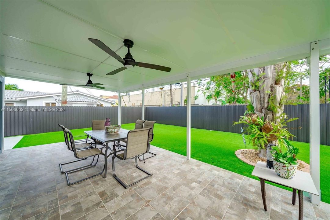 Recently Sold: $799,000 (3 beds, 2 baths, 1015 Square Feet)