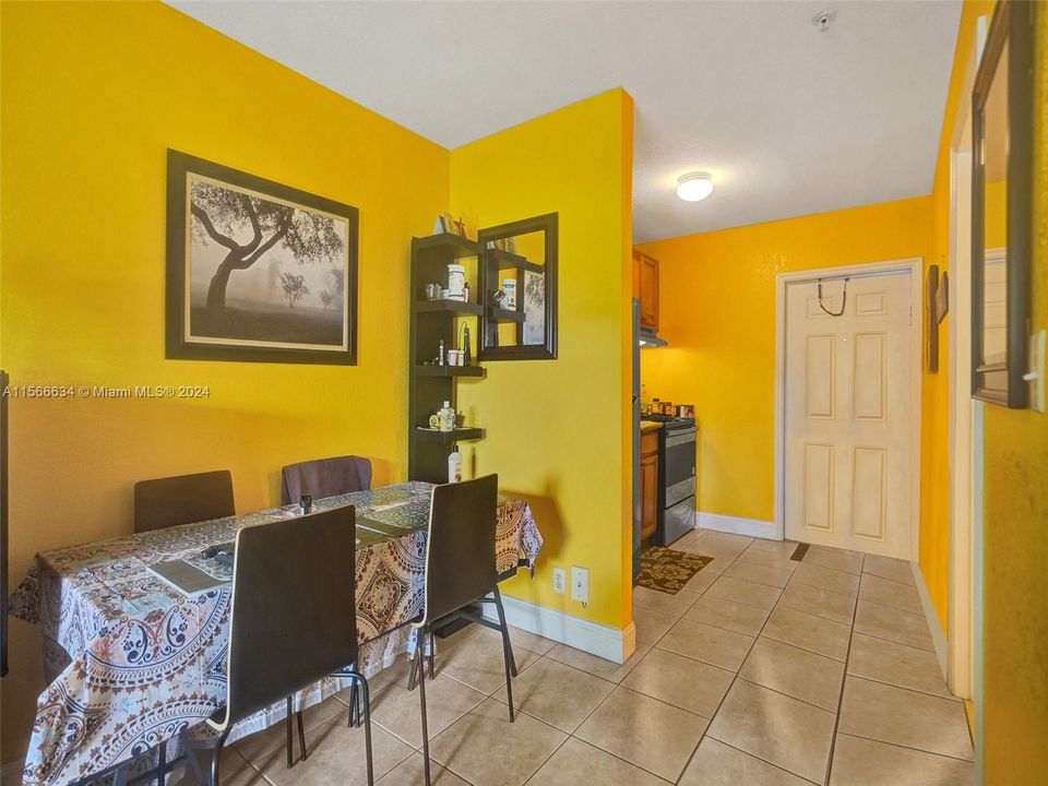 For Sale: $145,000 (1 beds, 1 baths, 416 Square Feet)