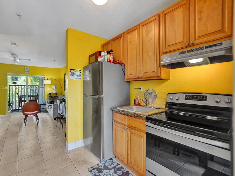 For Sale: $145,000 (1 beds, 1 baths, 416 Square Feet)