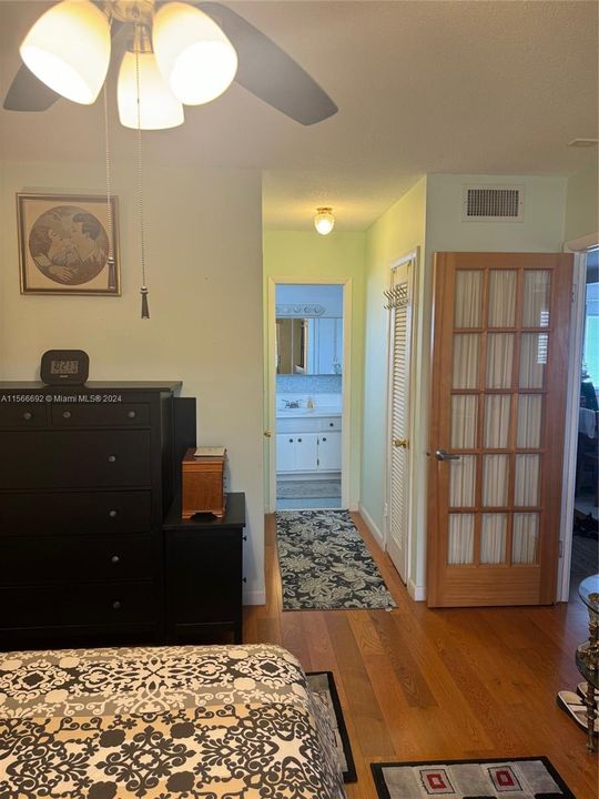 For Sale: $148,880 (1 beds, 1 baths, 703 Square Feet)