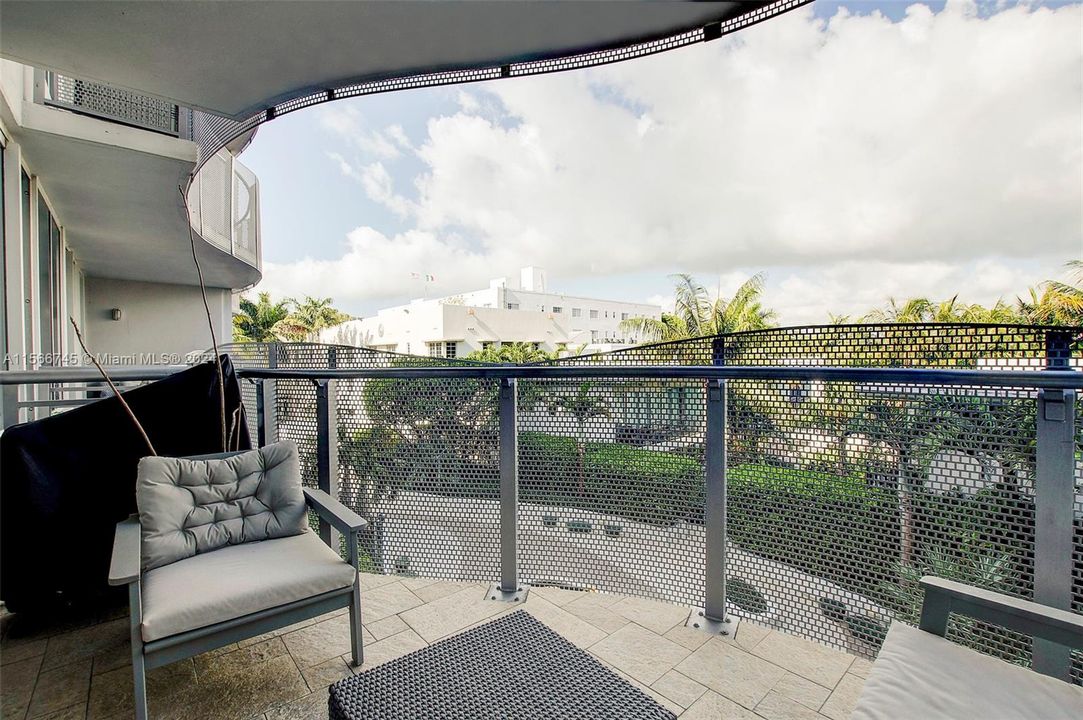 Recently Rented: $3,300 (1 beds, 1 baths, 692 Square Feet)