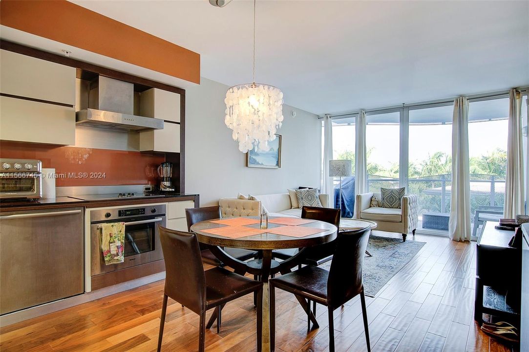 Recently Rented: $3,300 (1 beds, 1 baths, 692 Square Feet)