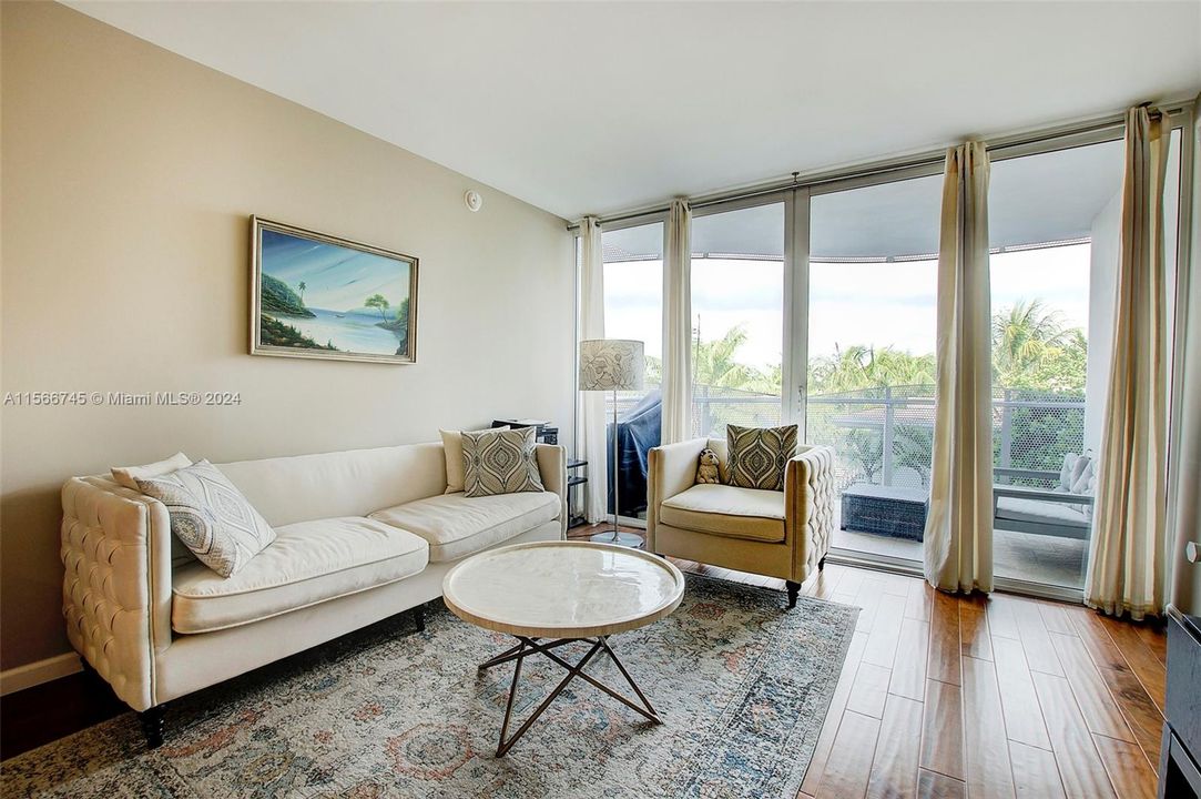 Recently Rented: $3,300 (1 beds, 1 baths, 692 Square Feet)