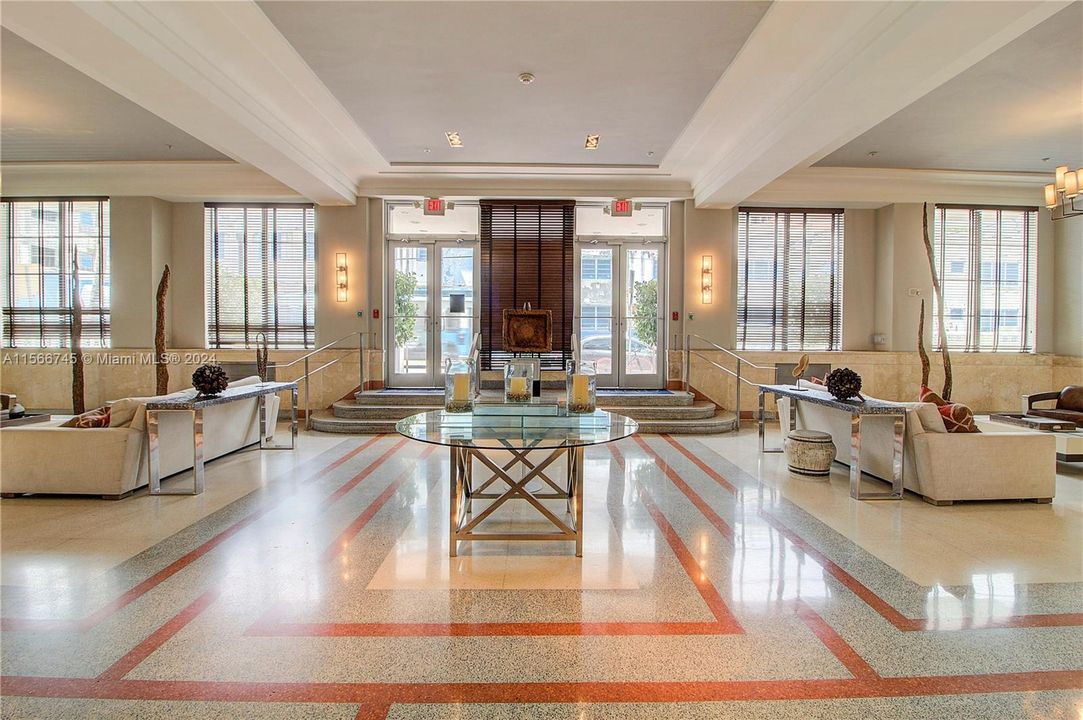 Recently Rented: $3,300 (1 beds, 1 baths, 692 Square Feet)